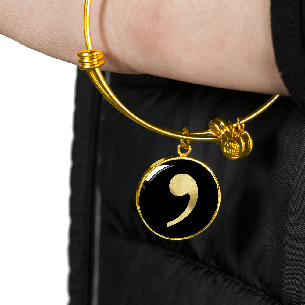 Comma bracelet