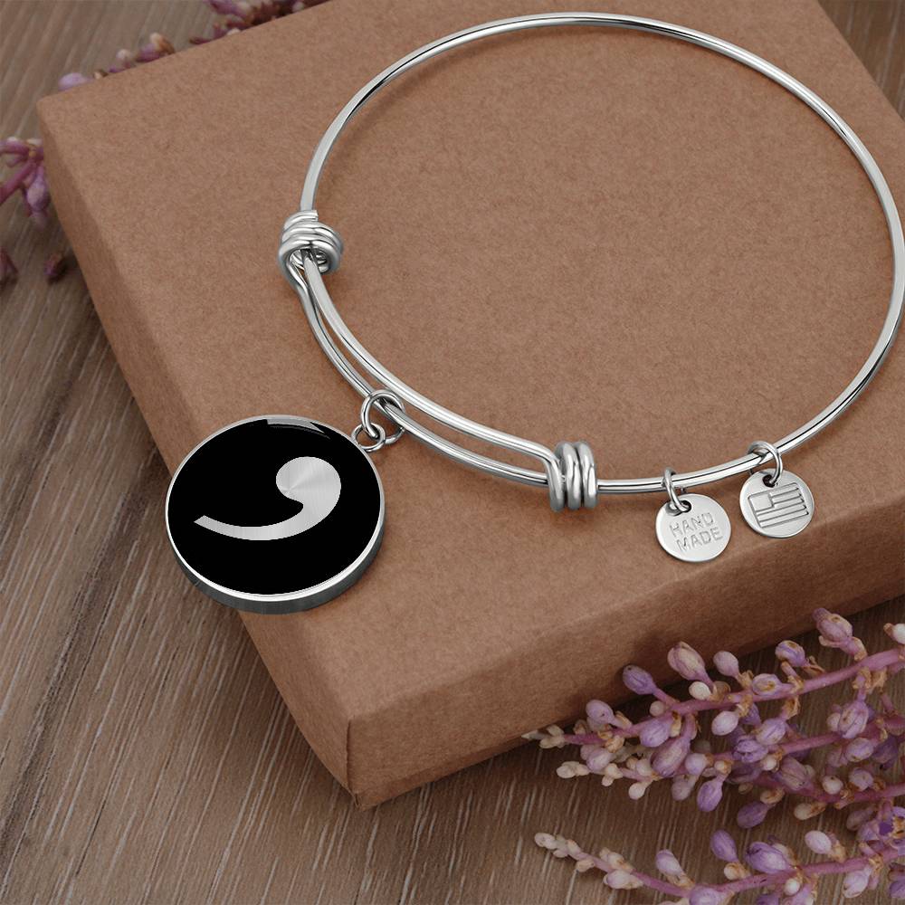 Comma bracelet