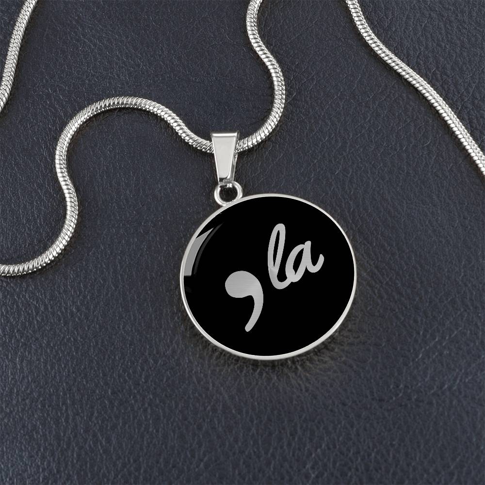 Comma la Necklace